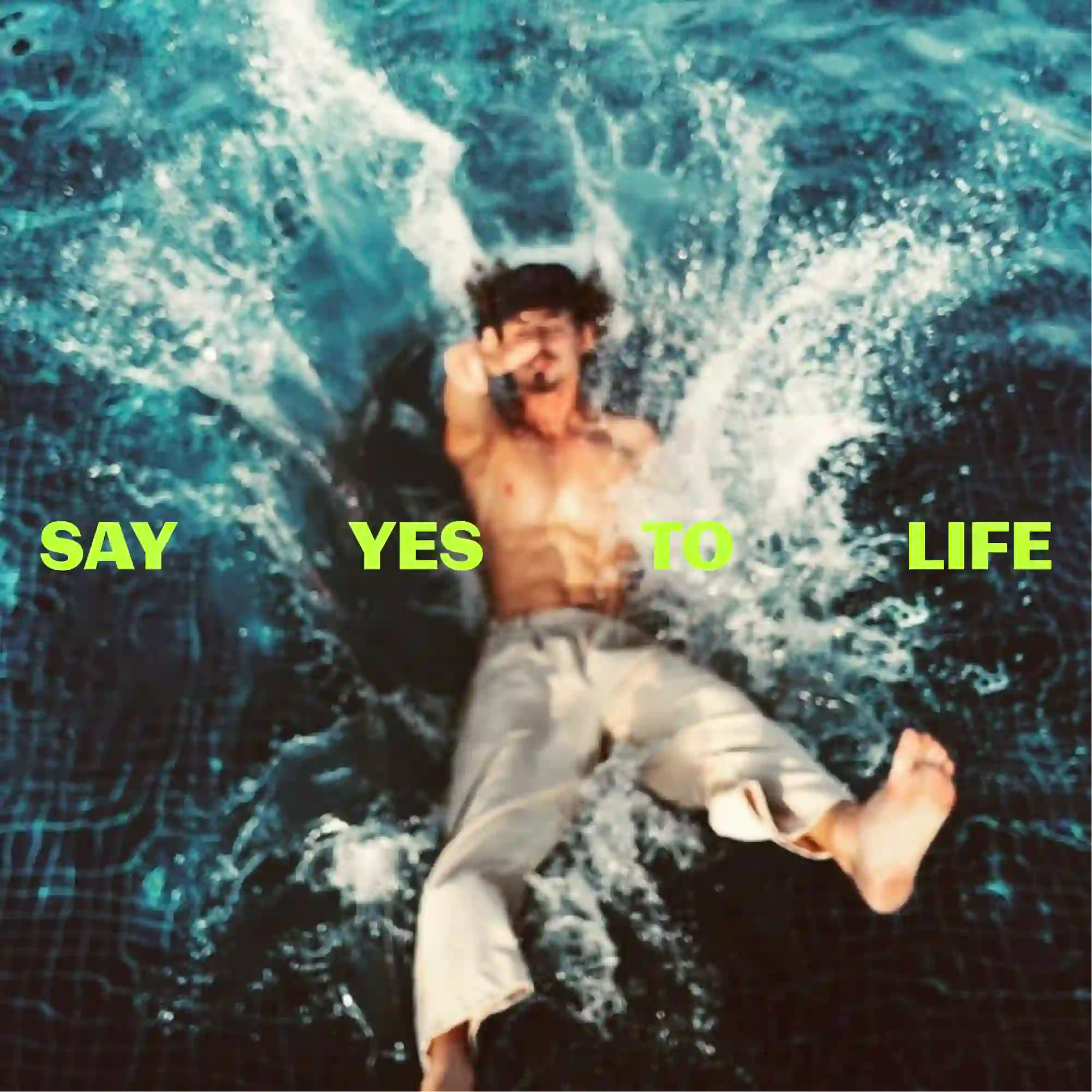 eauyes say yes to life lifestyle image